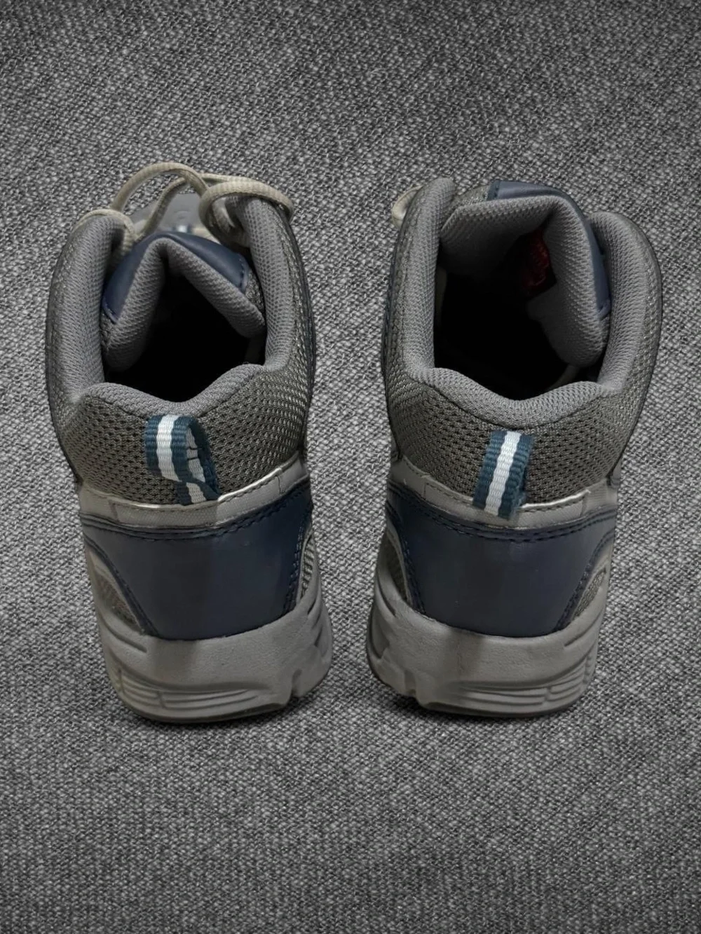 Men's Navy Gray Trail Sneakers -